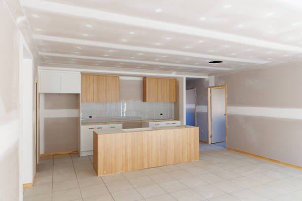 How Long Does a Kitchen Renovation Take? 7 New kitchen under construction in residential house